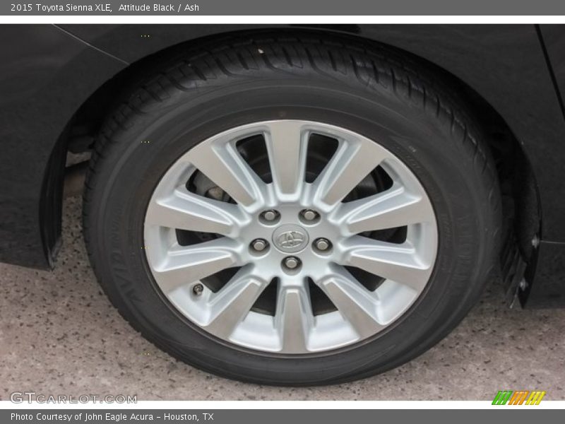Attitude Black / Ash 2015 Toyota Sienna XLE