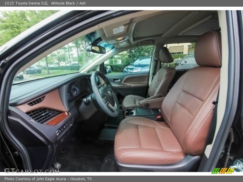 Attitude Black / Ash 2015 Toyota Sienna XLE