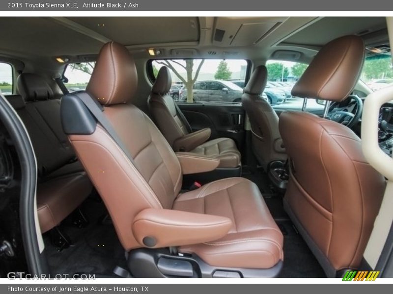Attitude Black / Ash 2015 Toyota Sienna XLE