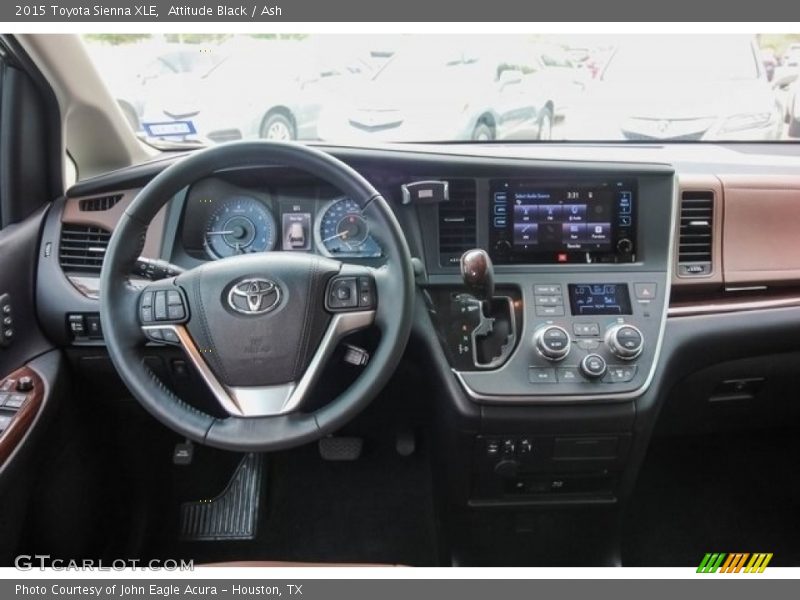 Attitude Black / Ash 2015 Toyota Sienna XLE