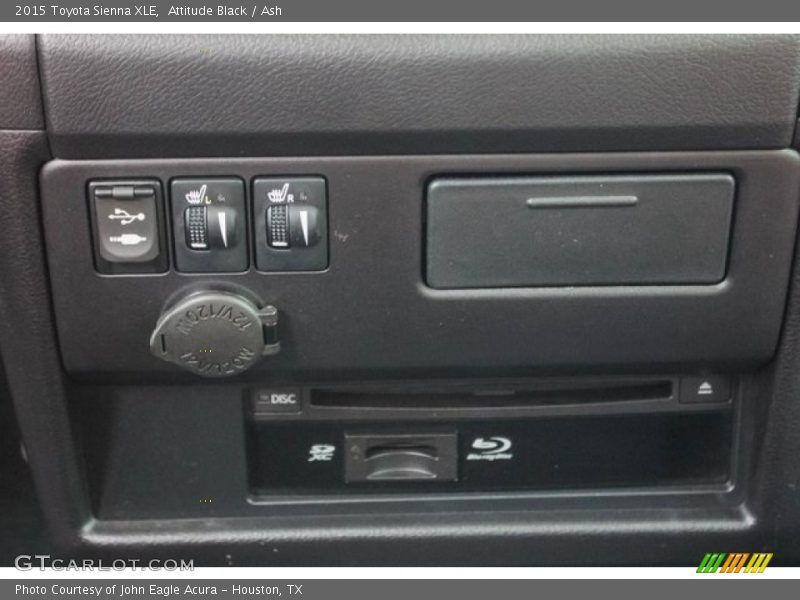 Attitude Black / Ash 2015 Toyota Sienna XLE