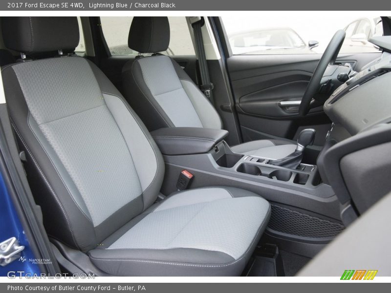 Lightning Blue / Charcoal Black 2017 Ford Escape SE 4WD