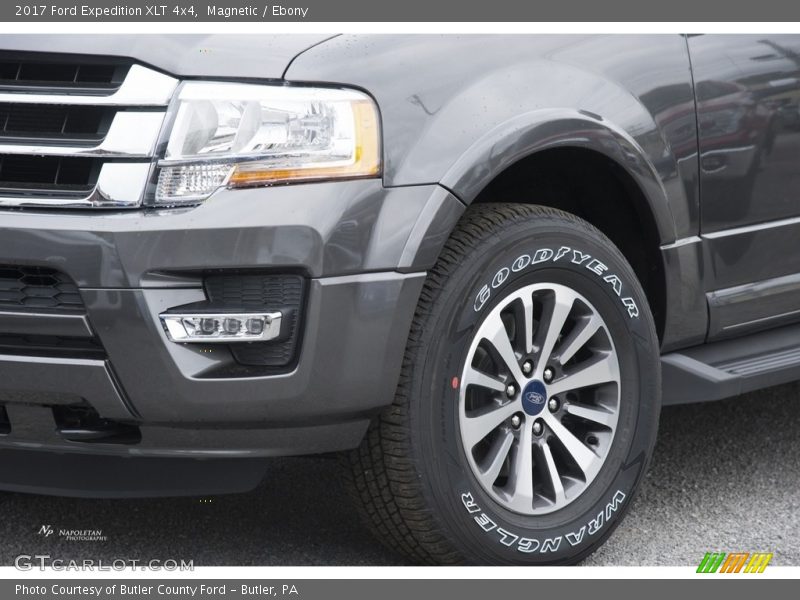 Magnetic / Ebony 2017 Ford Expedition XLT 4x4