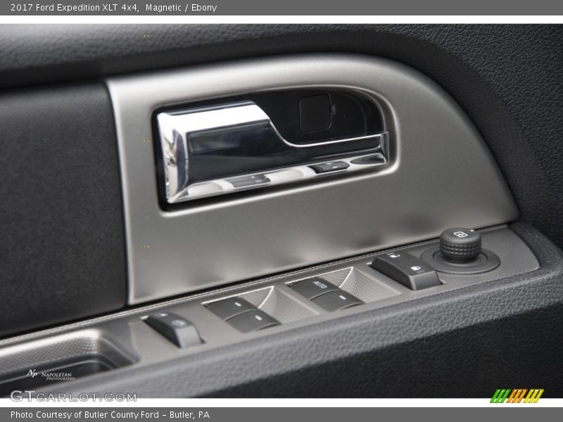 Magnetic / Ebony 2017 Ford Expedition XLT 4x4