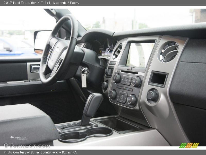Magnetic / Ebony 2017 Ford Expedition XLT 4x4