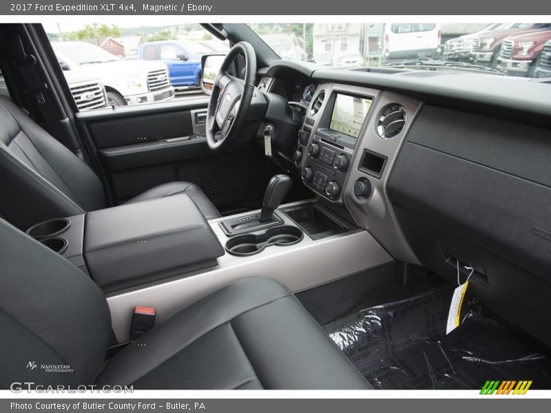 Magnetic / Ebony 2017 Ford Expedition XLT 4x4