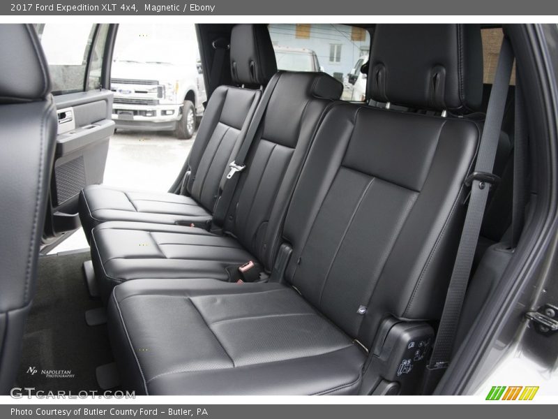 Magnetic / Ebony 2017 Ford Expedition XLT 4x4