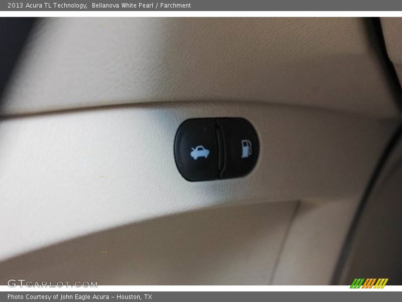 Bellanova White Pearl / Parchment 2013 Acura TL Technology