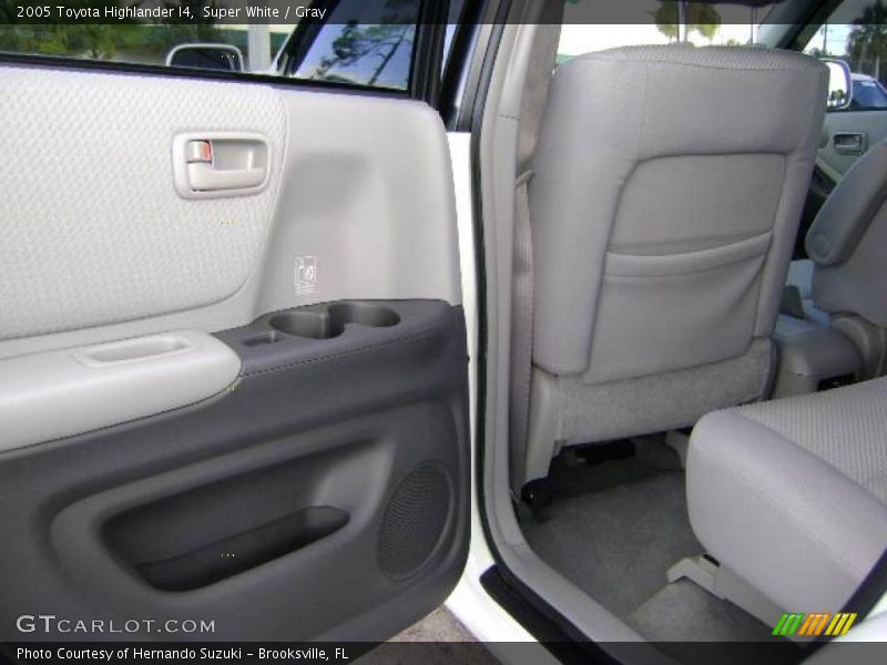 Super White / Gray 2005 Toyota Highlander I4