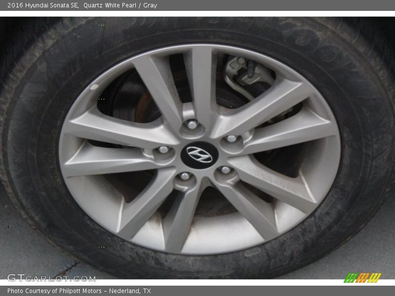 Quartz White Pearl / Gray 2016 Hyundai Sonata SE