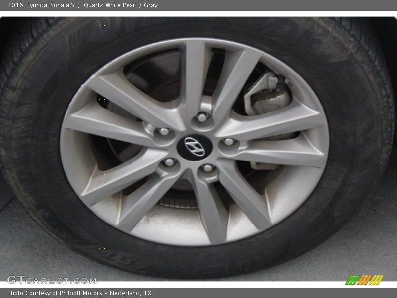 Quartz White Pearl / Gray 2016 Hyundai Sonata SE