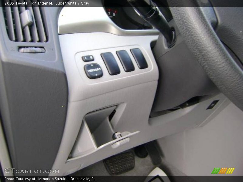 Super White / Gray 2005 Toyota Highlander I4