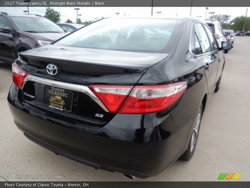 Midnight Black Metallic / Black 2017 Toyota Camry SE
