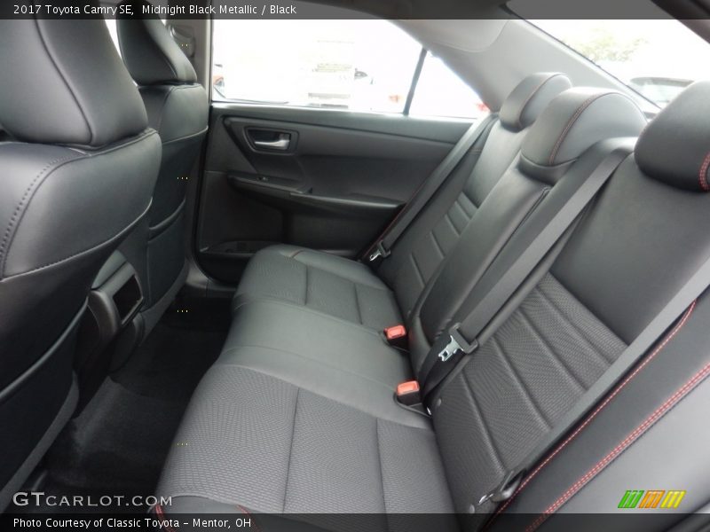 Midnight Black Metallic / Black 2017 Toyota Camry SE