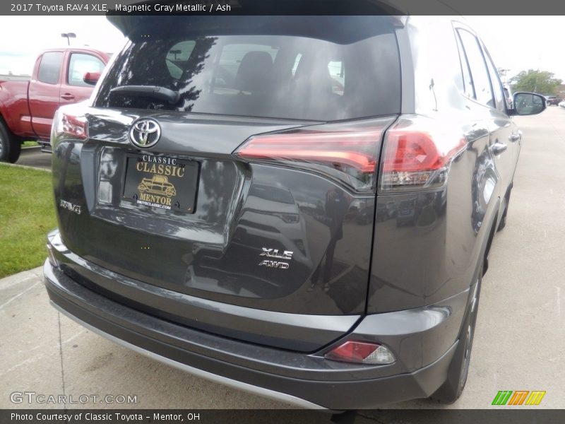 Magnetic Gray Metallic / Ash 2017 Toyota RAV4 XLE