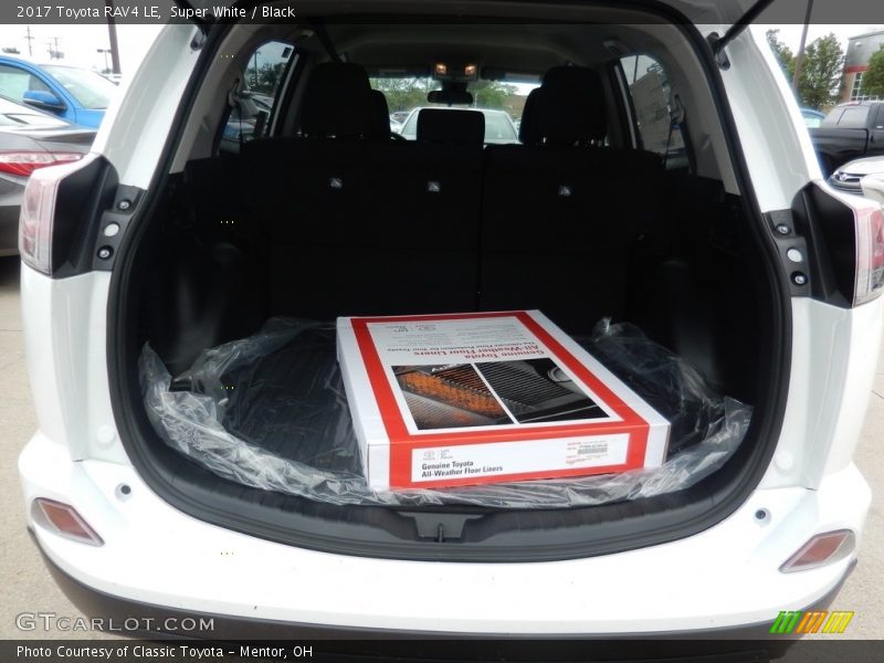 Super White / Black 2017 Toyota RAV4 LE