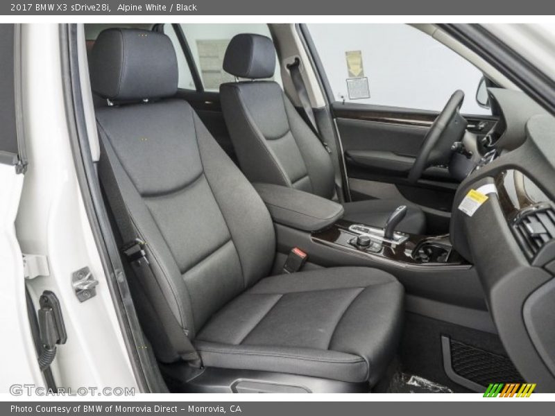 Alpine White / Black 2017 BMW X3 sDrive28i