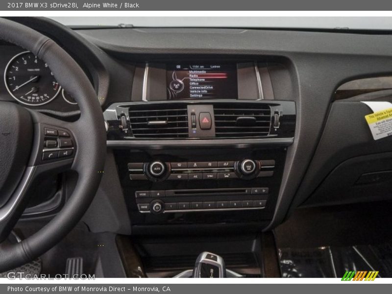 Alpine White / Black 2017 BMW X3 sDrive28i