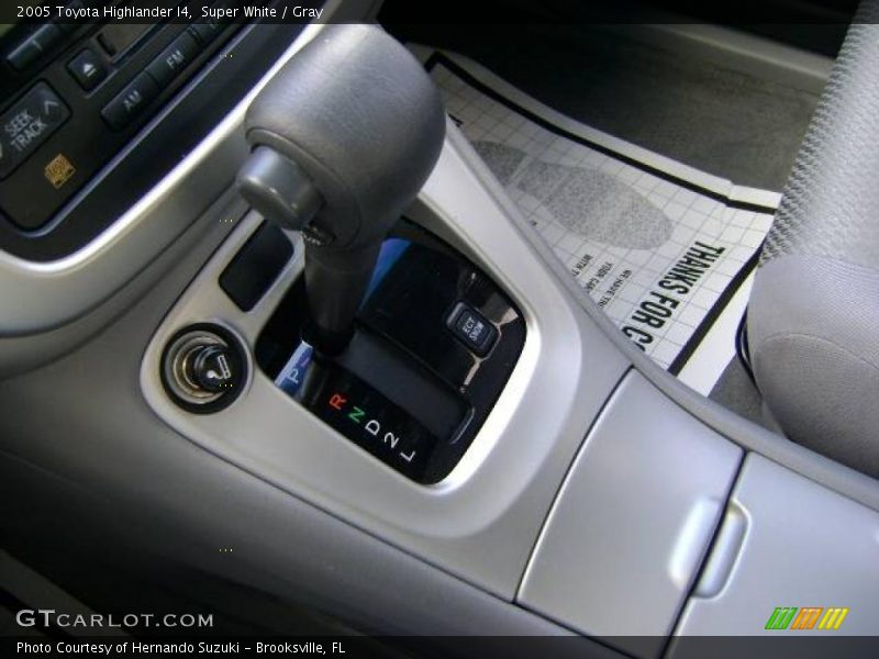 Super White / Gray 2005 Toyota Highlander I4