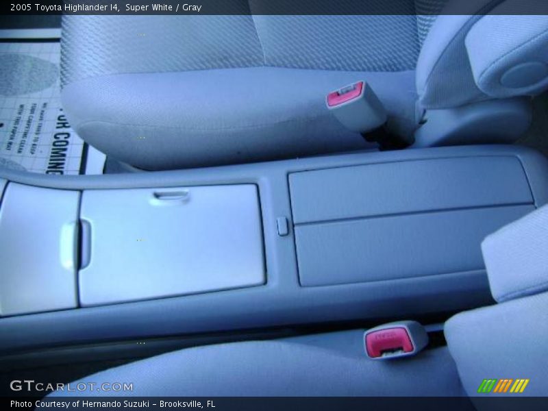 Super White / Gray 2005 Toyota Highlander I4