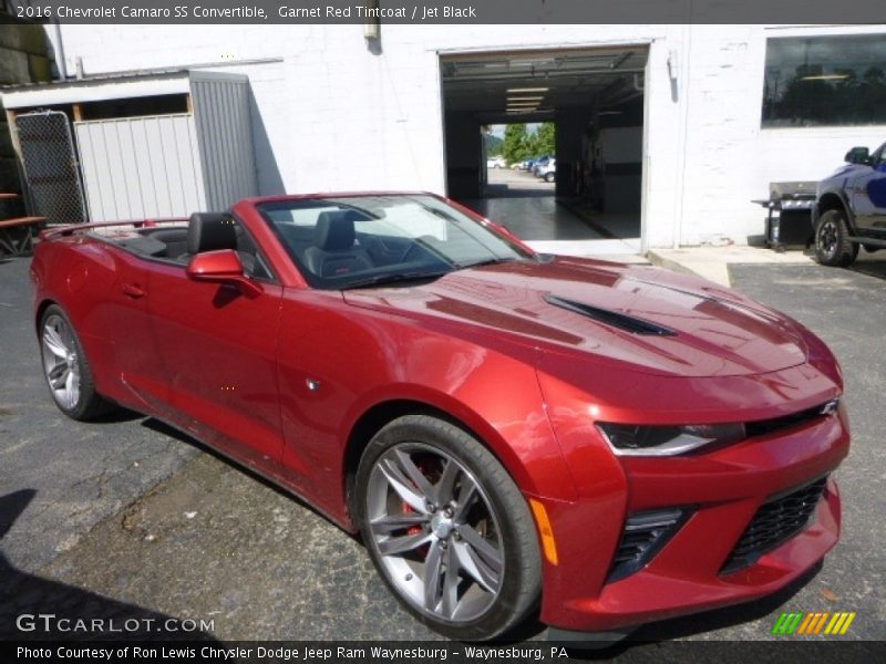 Front 3/4 View of 2016 Camaro SS Convertible