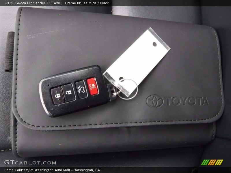 Creme Brulee Mica / Black 2015 Toyota Highlander XLE AWD