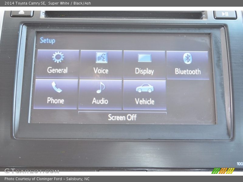 Super White / Black/Ash 2014 Toyota Camry SE