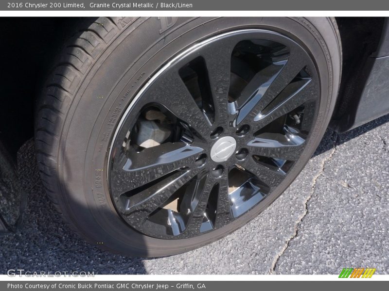 Granite Crystal Metallic / Black/Linen 2016 Chrysler 200 Limited