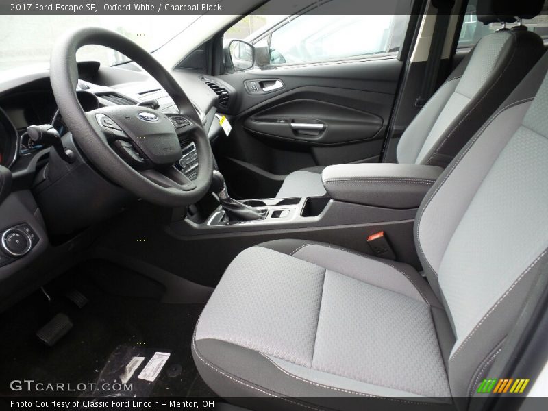 Oxford White / Charcoal Black 2017 Ford Escape SE