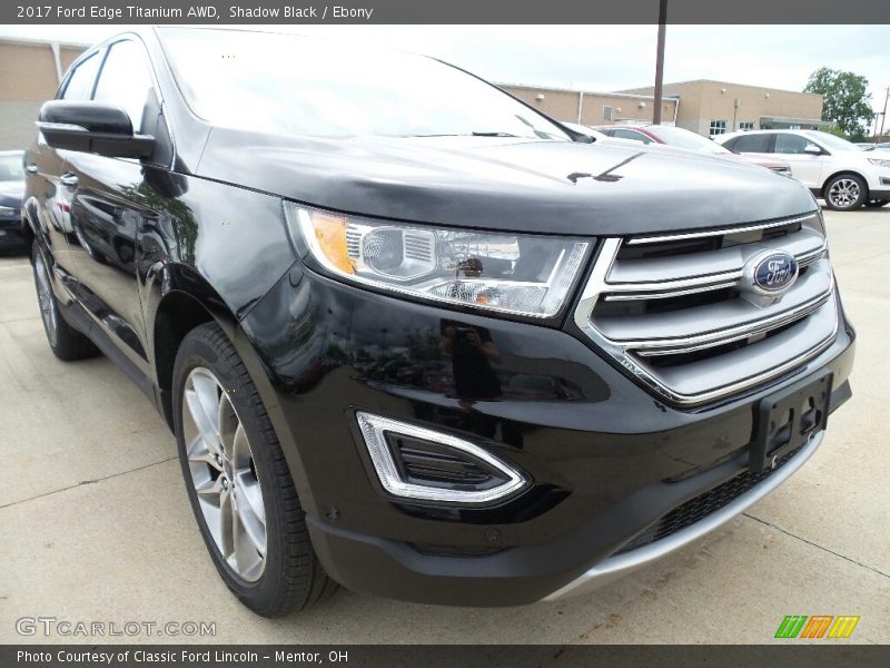 Front 3/4 View of 2017 Edge Titanium AWD