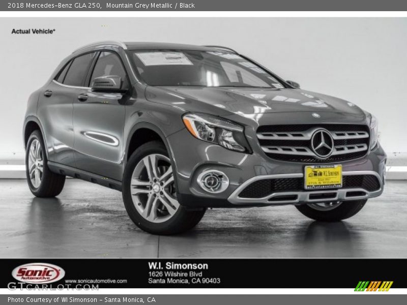 Mountain Grey Metallic / Black 2018 Mercedes-Benz GLA 250