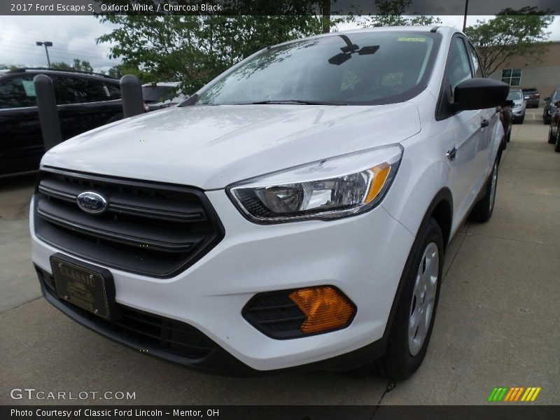 Oxford White / Charcoal Black 2017 Ford Escape S