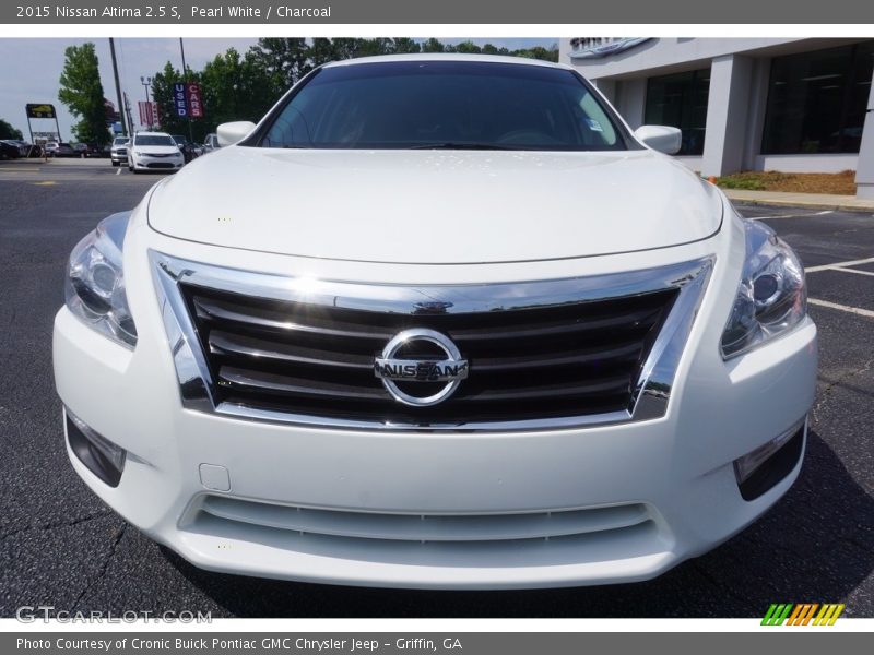 Pearl White / Charcoal 2015 Nissan Altima 2.5 S