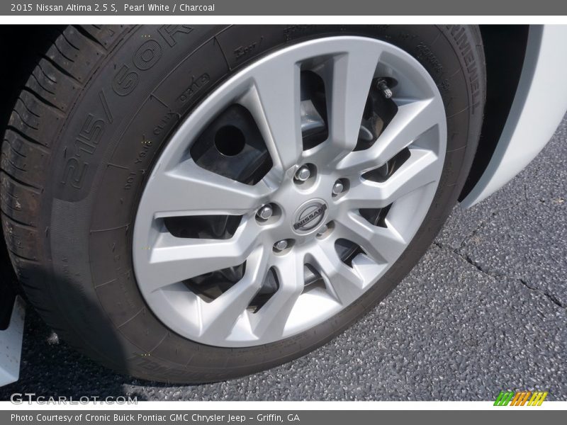Pearl White / Charcoal 2015 Nissan Altima 2.5 S