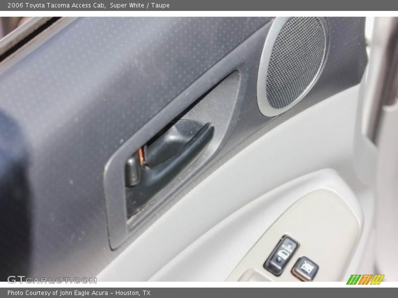 Super White / Taupe 2006 Toyota Tacoma Access Cab