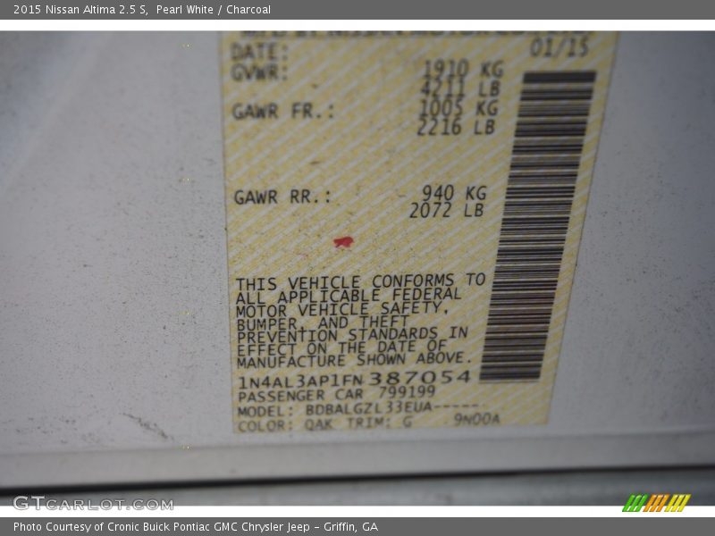 Pearl White / Charcoal 2015 Nissan Altima 2.5 S