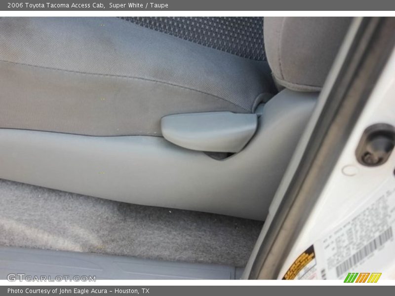 Super White / Taupe 2006 Toyota Tacoma Access Cab