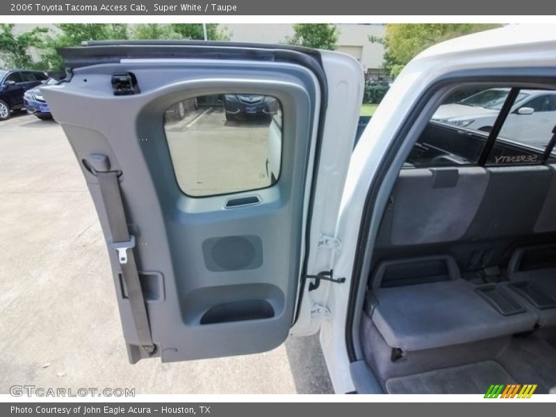 Super White / Taupe 2006 Toyota Tacoma Access Cab