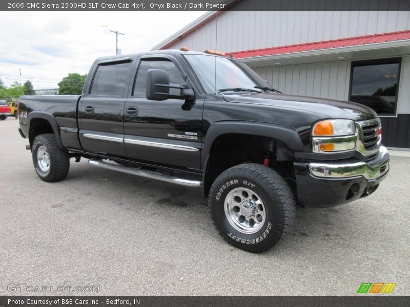 Front 3/4 View of 2006 Sierra 2500HD SLT Crew Cab 4x4