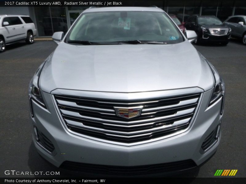 Radiant Silver Metallic / Jet Black 2017 Cadillac XT5 Luxury AWD