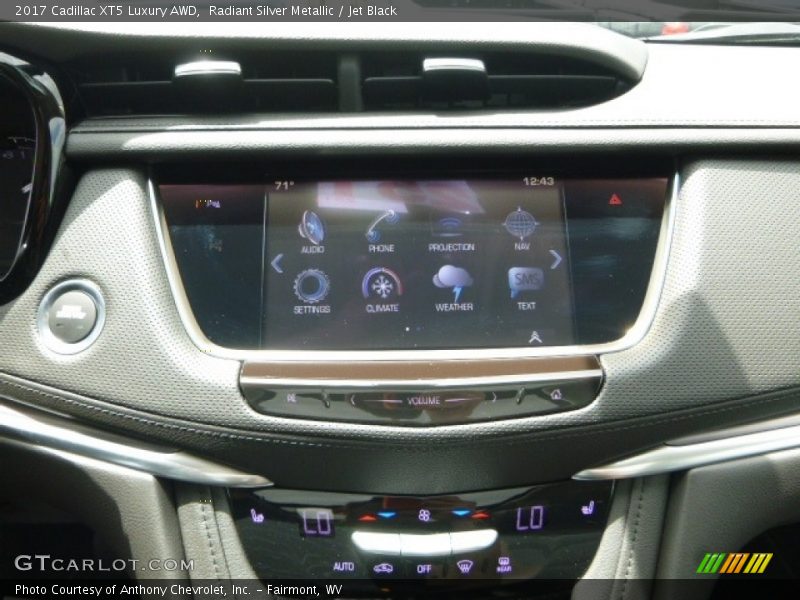 Radiant Silver Metallic / Jet Black 2017 Cadillac XT5 Luxury AWD