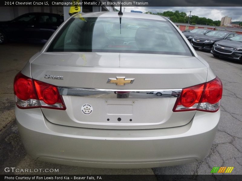 Champagne Silver Metallic / Jet Black/Medium Titanium 2014 Chevrolet Cruze LS