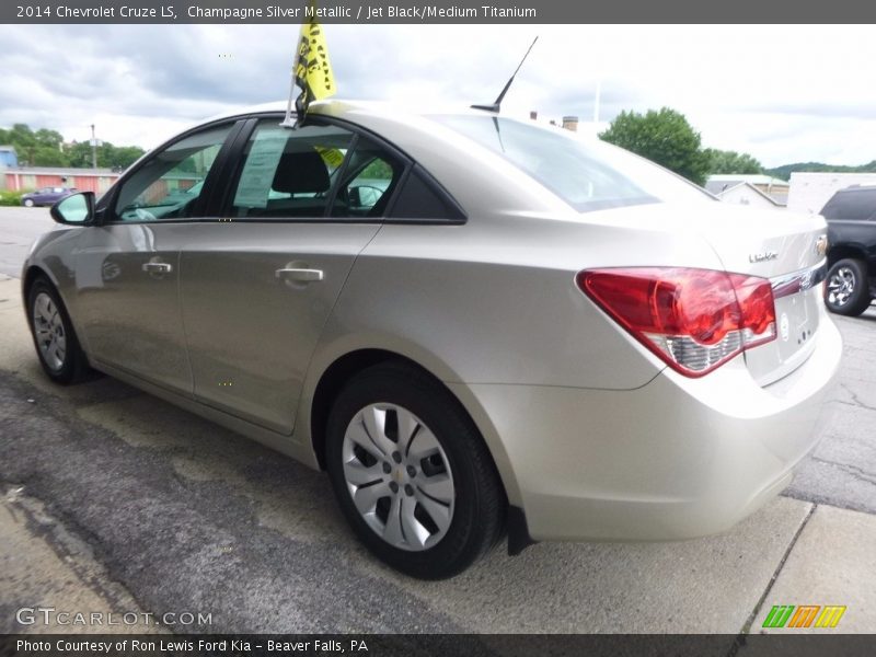 Champagne Silver Metallic / Jet Black/Medium Titanium 2014 Chevrolet Cruze LS