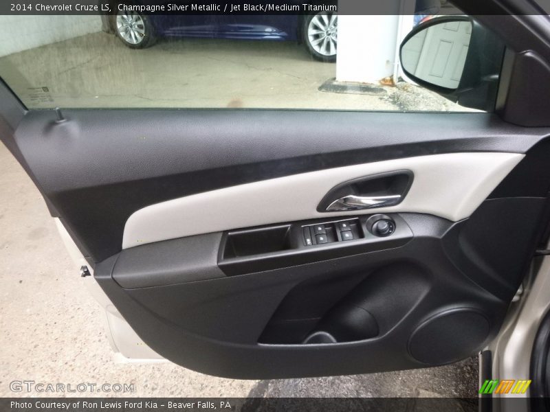 Champagne Silver Metallic / Jet Black/Medium Titanium 2014 Chevrolet Cruze LS