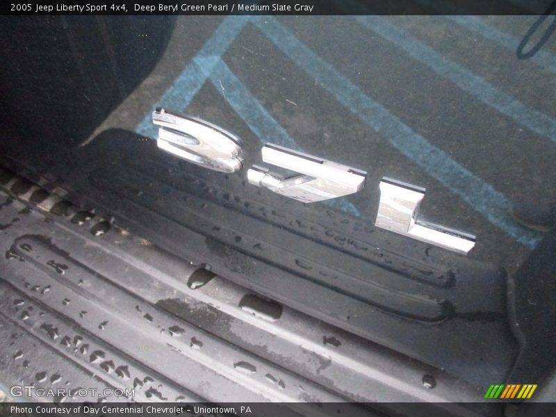 Deep Beryl Green Pearl / Medium Slate Gray 2005 Jeep Liberty Sport 4x4