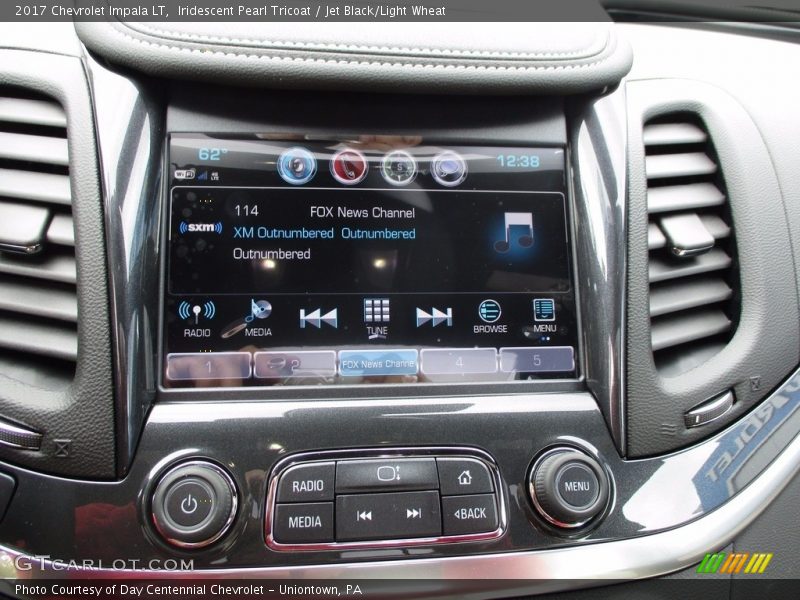 Iridescent Pearl Tricoat / Jet Black/Light Wheat 2017 Chevrolet Impala LT