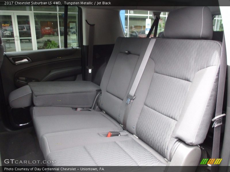 Tungsten Metallic / Jet Black 2017 Chevrolet Suburban LS 4WD