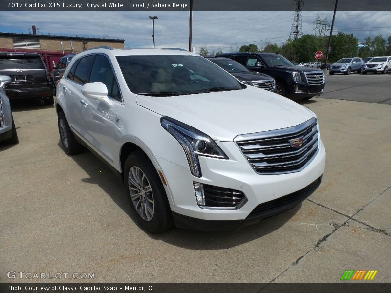 Crystal White Tricoat / Sahara Beige 2017 Cadillac XT5 Luxury