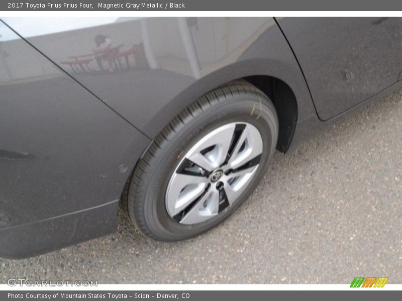 Magnetic Gray Metallic / Black 2017 Toyota Prius Prius Four