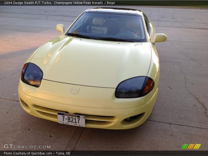 Champagne Yellow Pearl Metallic / Beige 1994 Dodge Stealth R/T Turbo